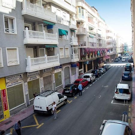 Holiday La Loma Apartment ตอร์เรเวียคา ภายนอก รูปภาพ