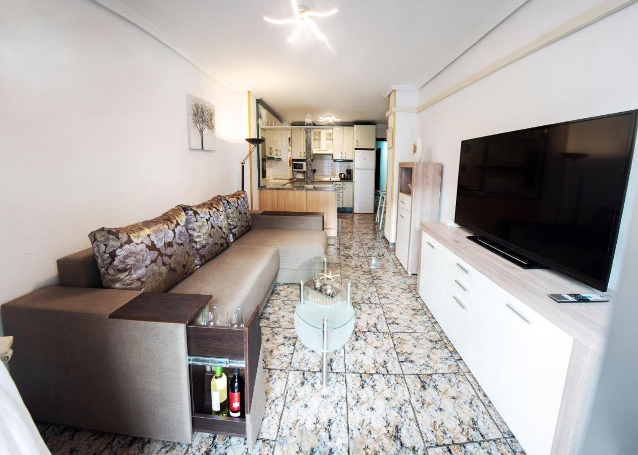 Holiday La Loma Apartment ตอร์เรเวียคา ภายนอก รูปภาพ