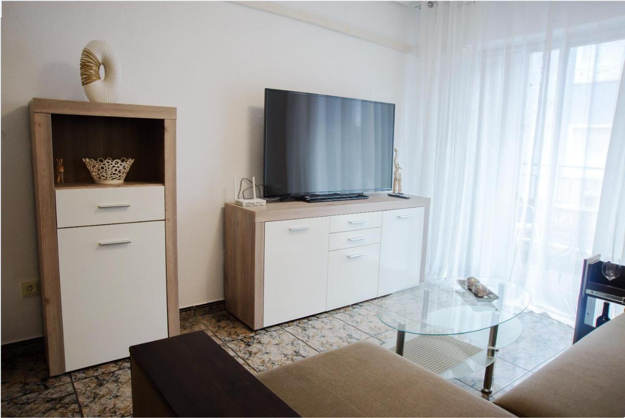 Holiday La Loma Apartment ตอร์เรเวียคา ภายนอก รูปภาพ