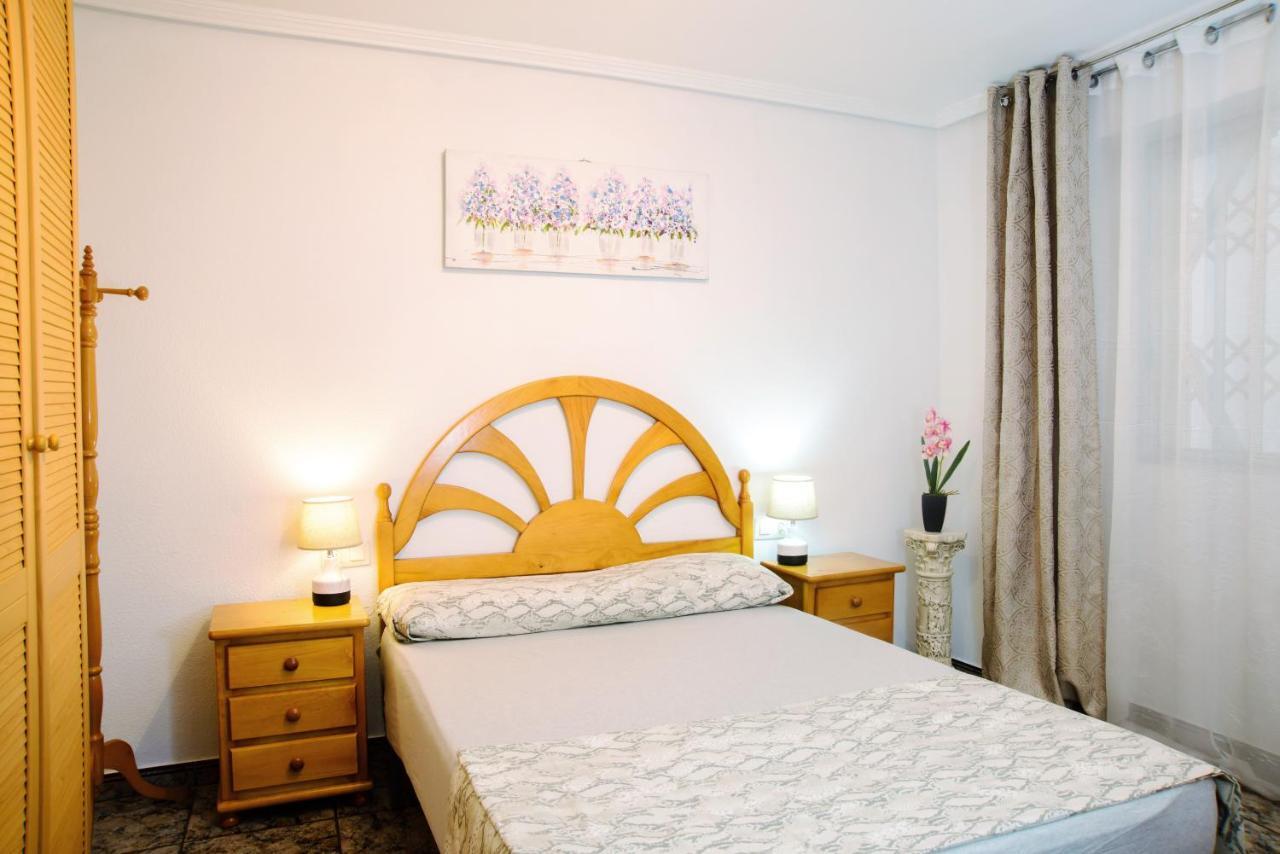 Holiday La Loma Apartment ตอร์เรเวียคา ภายนอก รูปภาพ