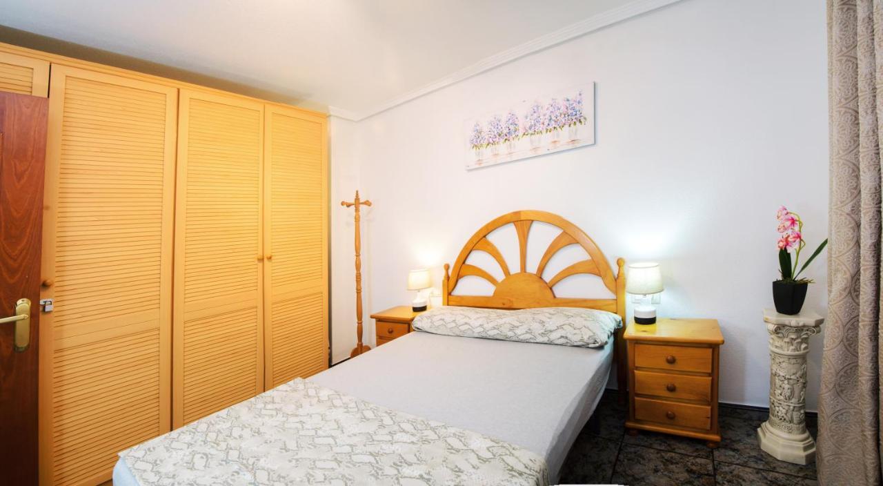 Holiday La Loma Apartment ตอร์เรเวียคา ภายนอก รูปภาพ