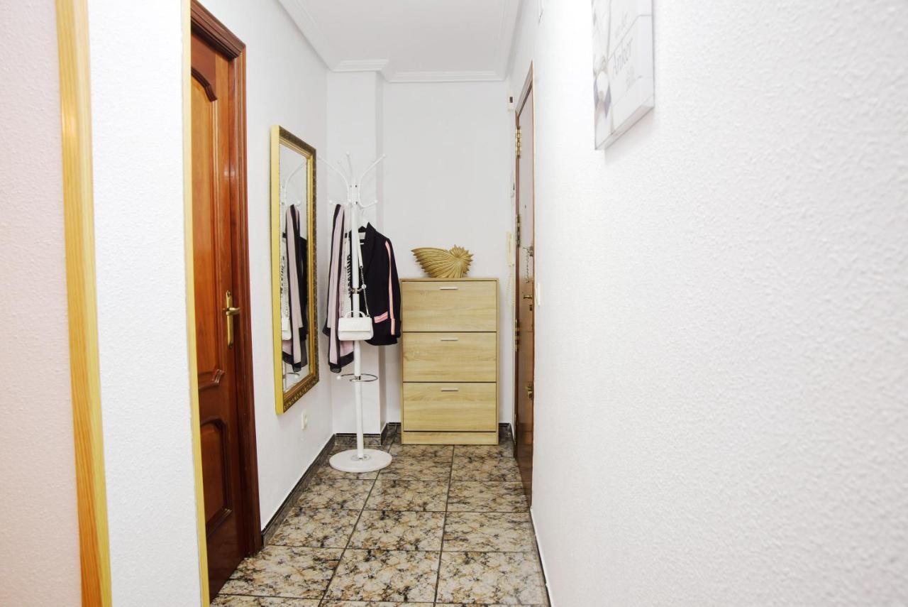Holiday La Loma Apartment ตอร์เรเวียคา ภายนอก รูปภาพ
