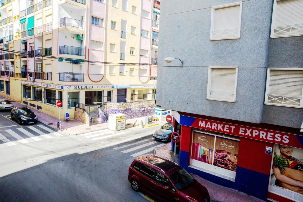 Holiday La Loma Apartment ตอร์เรเวียคา ภายนอก รูปภาพ