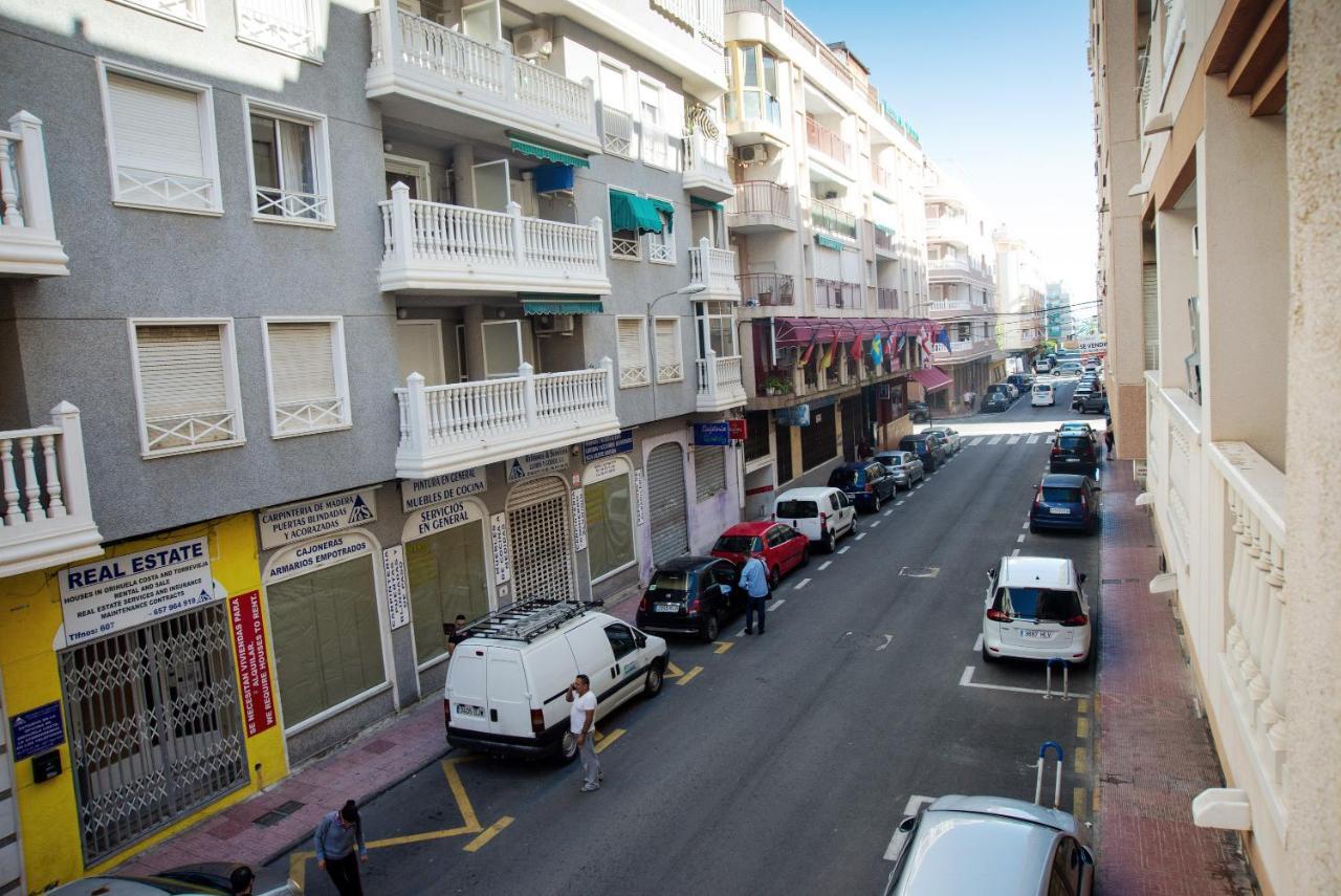 Holiday La Loma Apartment ตอร์เรเวียคา ภายนอก รูปภาพ